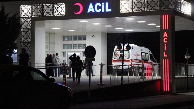 Kavgada araya giren babası ve amcasını öldürdü