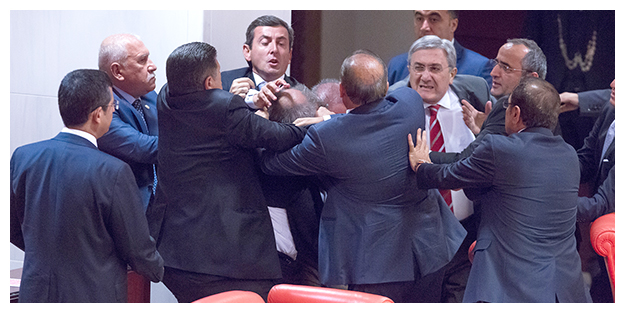 Kavgada CHP-MHP ittifakı