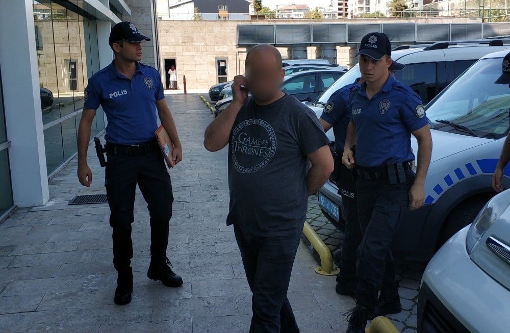 Kavgada ısırdığı kulağı kopardı 