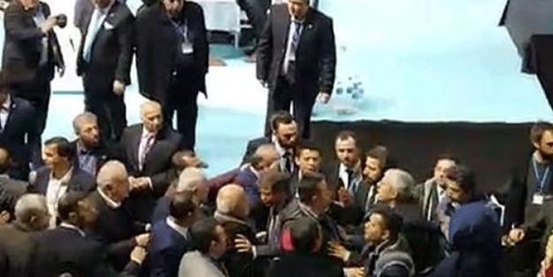 Kavgalı yumruklu il kongresi... CHP değil Meral'in İP'i!