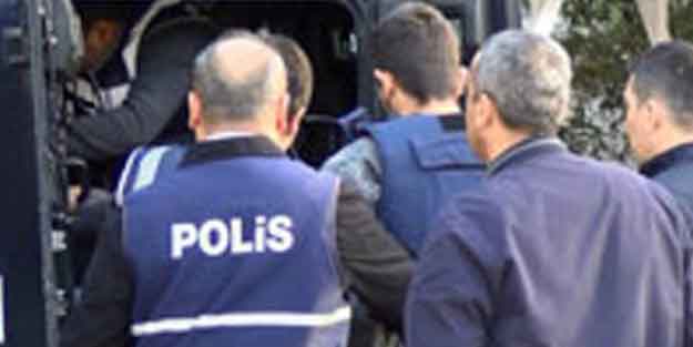 Kavgaya müdahale eden polis memuru bıçaklandı