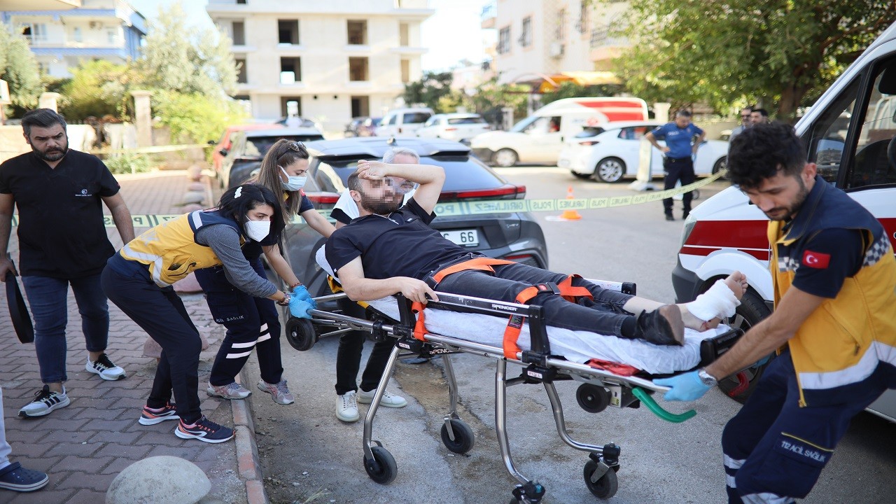 Kavgayı ayırmak isterken canından oluyordu!