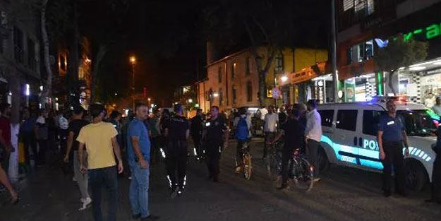 Kavgayı ayırmak isteyen 3 polis yaralandı