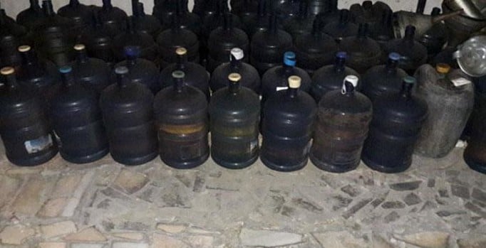 Kavun tezgahında kaçak akaryakıt satarken enselendi