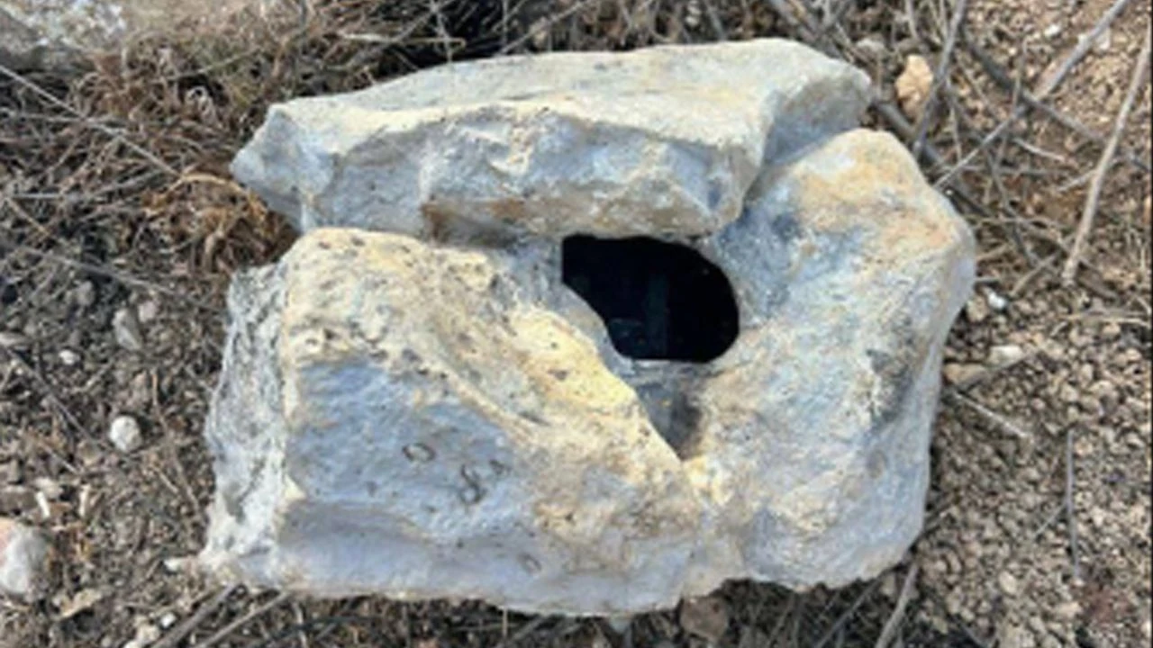 Kaya görünümlü cihaz! İsrail’in Lübnan’daki casusluk sistemi ortaya çıkarıldı