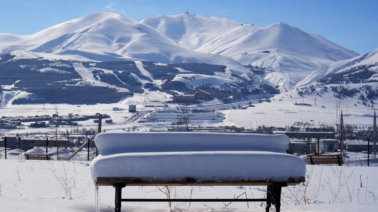 Kayak merkezlerindeki kar kalınlıkları açıklandı! Palandöken 2 metreyi aştı