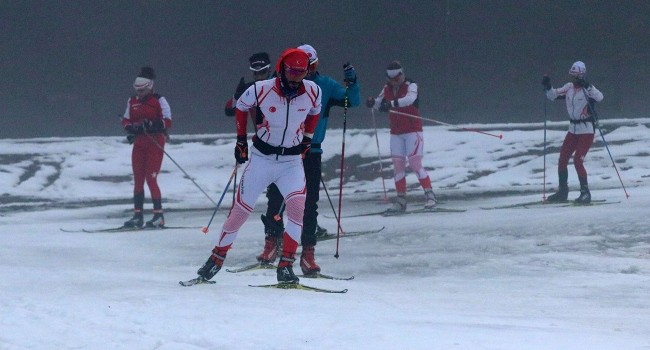 Kayaklı Koşu Genç Milli Takımı kafilesi Finlandiya'ya gitti