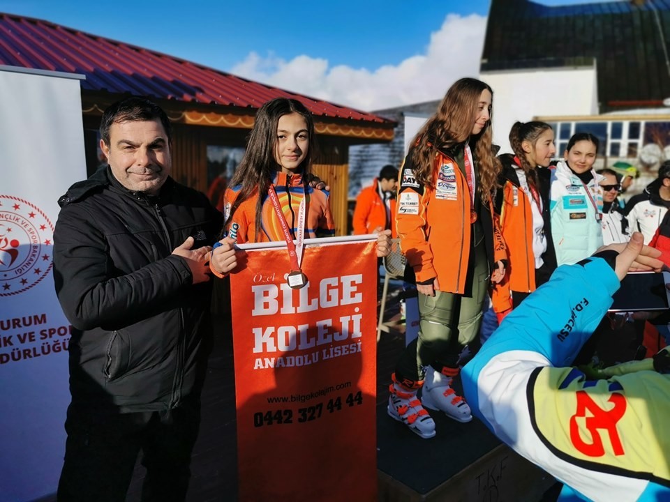 Kayakta Özel Bilge Koleji damgası 