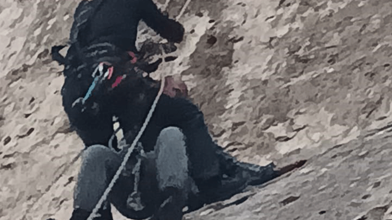 Kayalıklarda can pazarı! Mahsur kalan çoban 3 saatte kurtarıldı