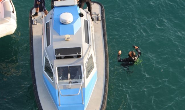 Kayalıklarda ceset bulundu