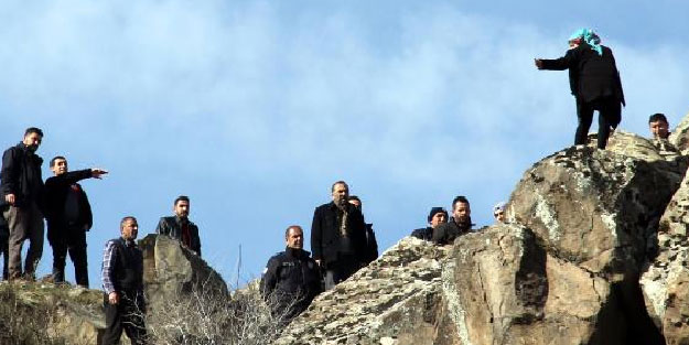 Kayalıklarda intihara kalkışan kadın, 2 saatte ikna edildi