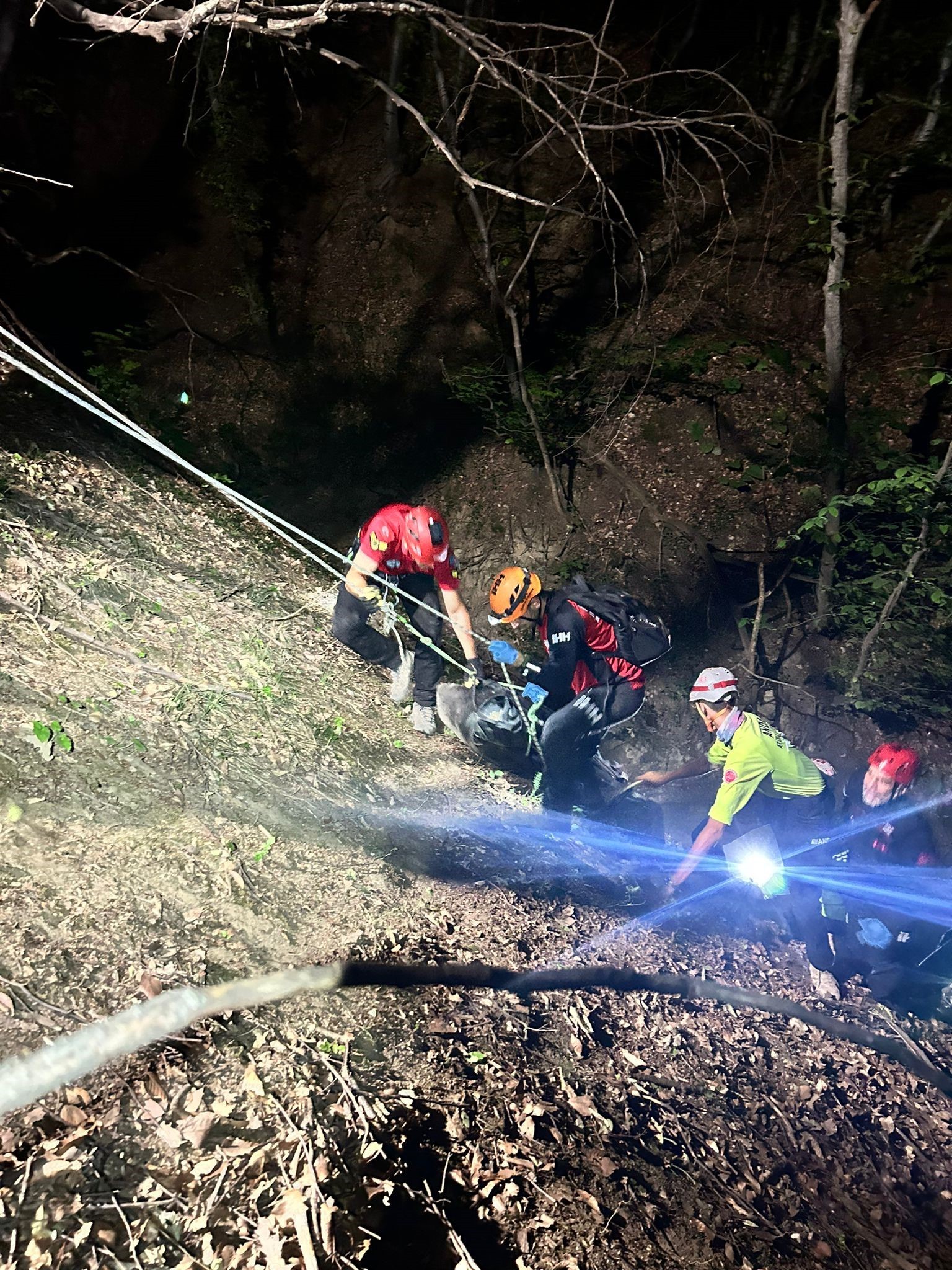 Kaybolan yaşlı adam dere yatağında ölü bulundu