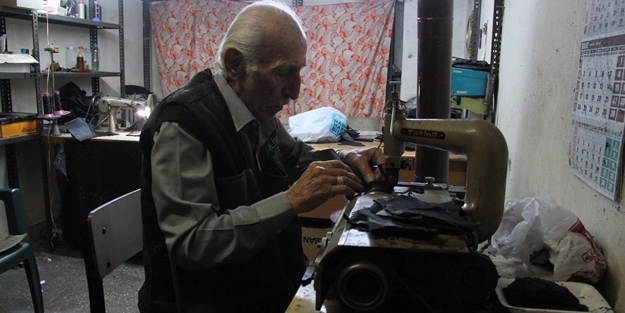 Kaybolmaya yüz tutan mesleğine ömrünü adadı