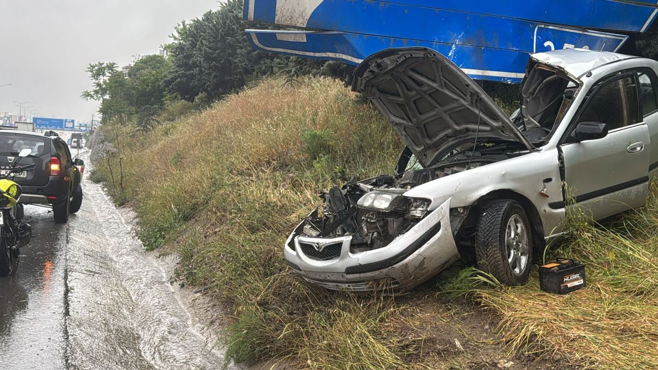 Kaygan yolda kontrolü kaybetti, otomobili takla attı