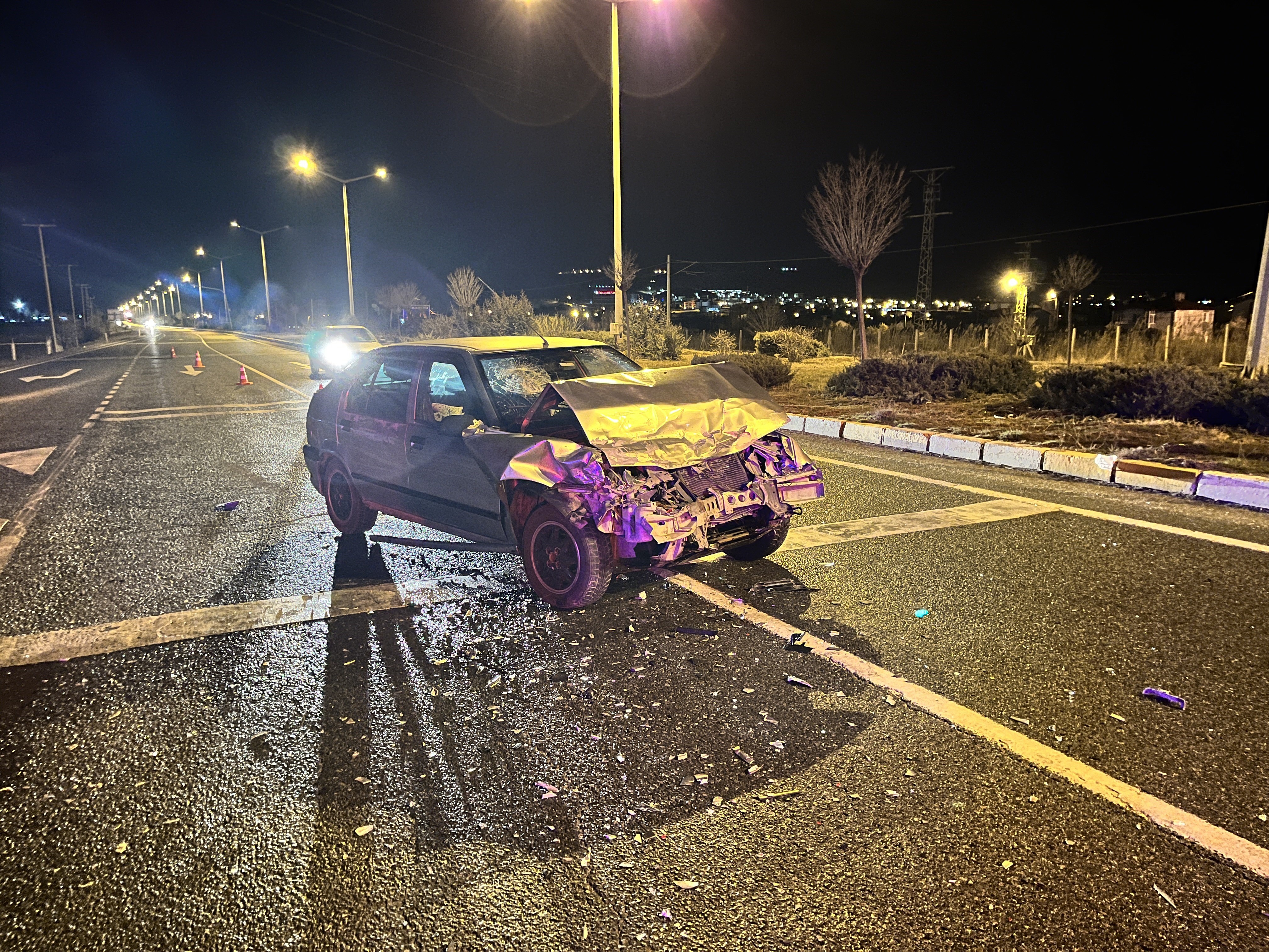 Kayganlaşan yol kazayı beraberinde getirdi