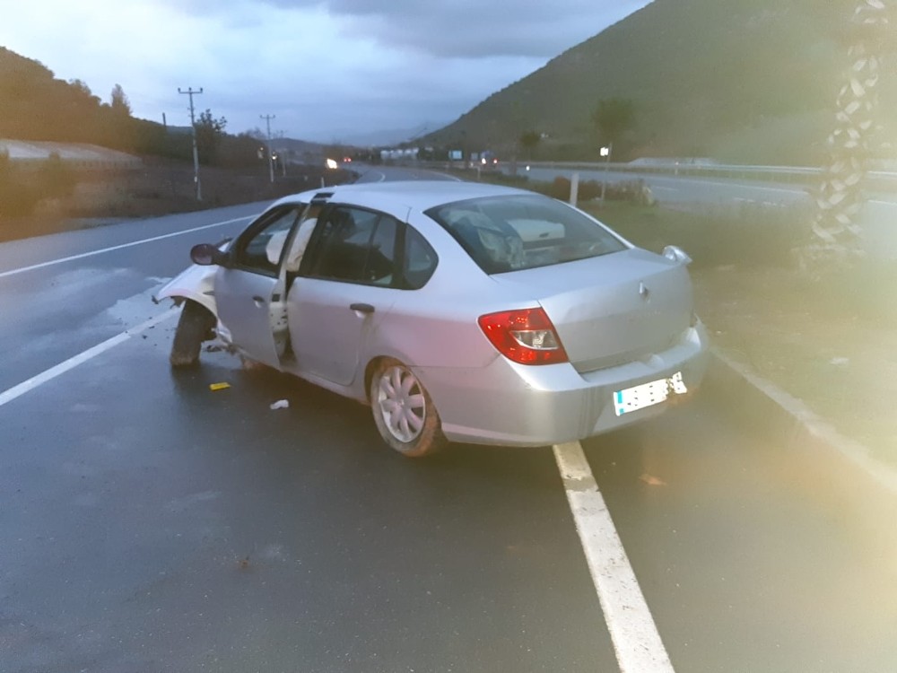 Kayganlaşan yolda kaza: 1 ölü, 3 yaralı 