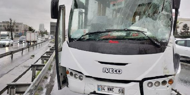 Kayganlaşan yolda trafik kazası: 2 yaralı