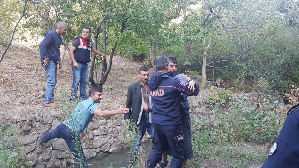 Kayıp genç ormanlık alanda bulundu 