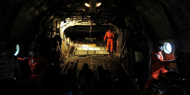 Kayıp uçak aramalarına karanlık engeli