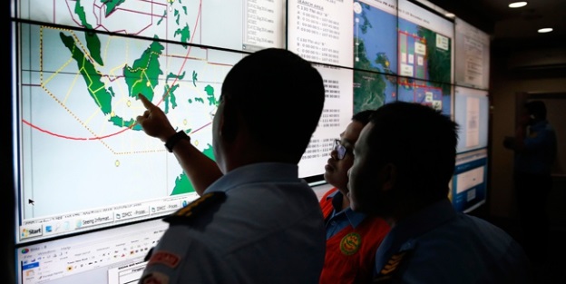 Kayıp uçak yeniden aranmaya başlandı