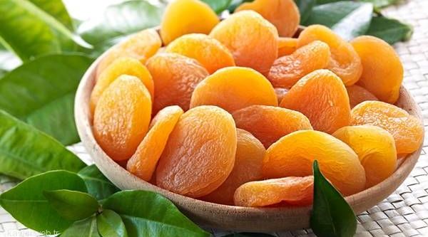 Erkenci sofralık kayısının kilosu 15 lira