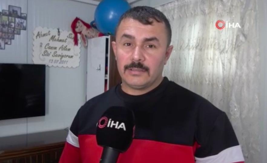 Kayıtlara ölü olarak geçen afetzede vatandaş, bankayı yaşadığına inandıramıyor!