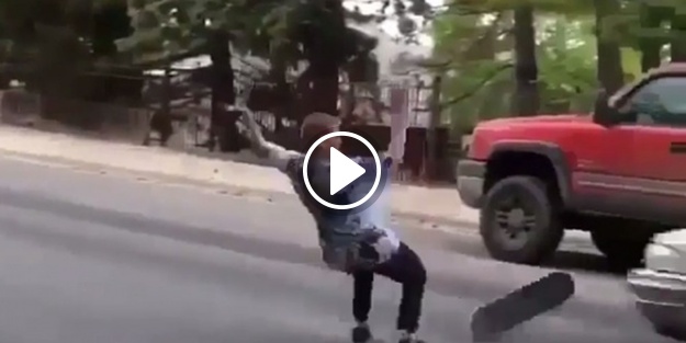 Kaykayıyla şov yapmaya çalışan genç ölümden döndü!