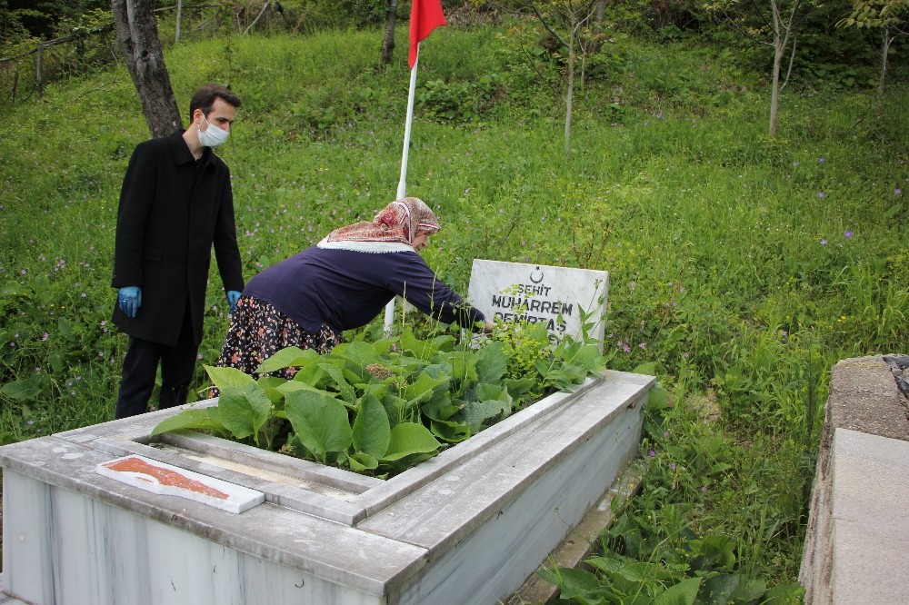 Kaymakam Açıkgöz, Anneler Gününde şehit annesini ziyaret etti 