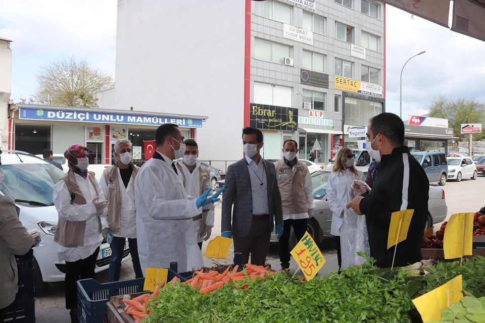 Kaymakam Almalı, virüs tedbirleriyle ilgili esnafı denetledi 