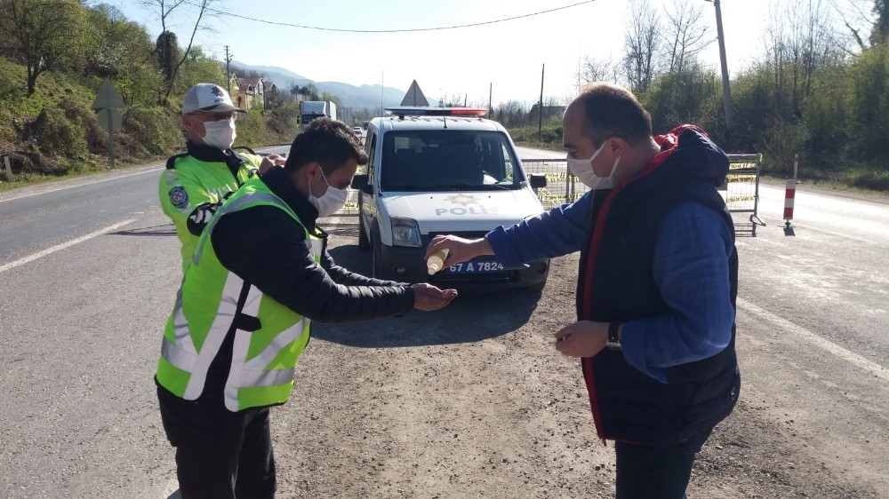 Kaymakam Altay polislerin haftasını kutladı 