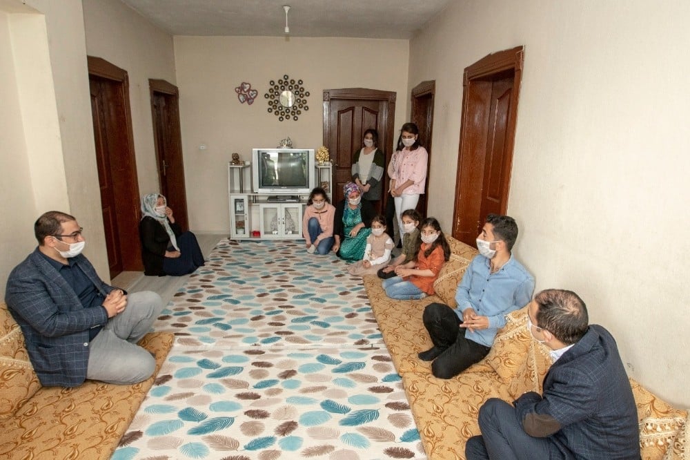 Kaymakam Aslan, bayramda şehit ve gazi ailelerini ziyaret etti 