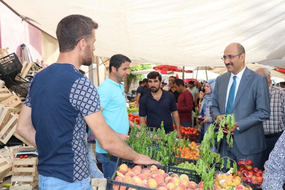 Kaymakam Aydın’dan pazar esnafı ziyareti 