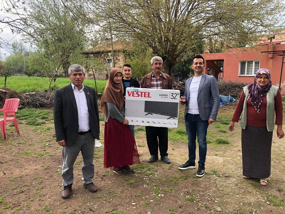 Kaymakam Bey’ kendisine mektup yazan öğrenciyi sevindirdi 