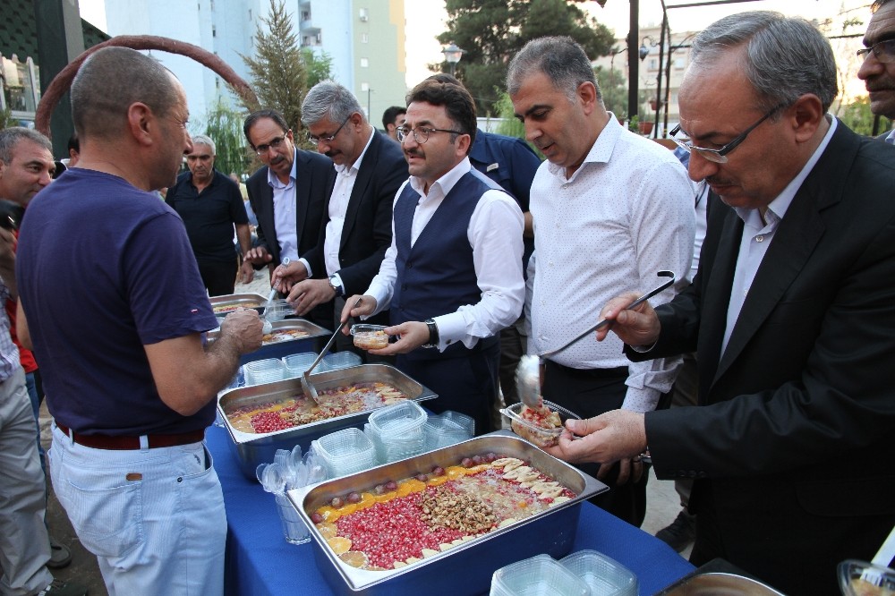 Kaymakam Çam aşure programına katıldı 