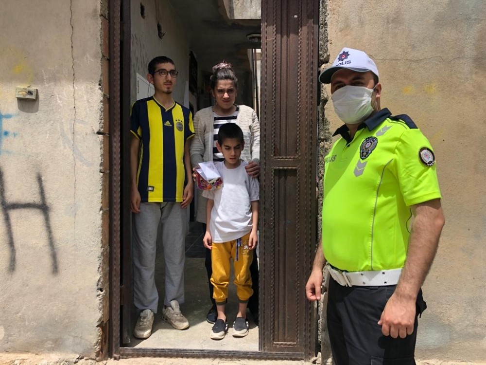 Kaymakam Çam’dan şehit ve gazi çocuklarına bayram hediyesi 