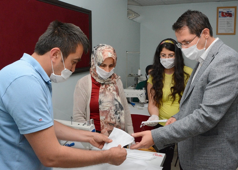 Kaymakam Çeçen’den maske üretim atölyesine ziyaret 