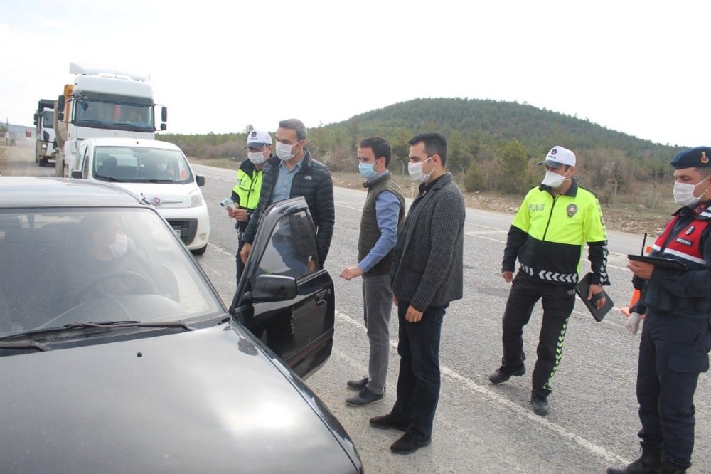 Kaymakam Çiçek, trafik denetimine katıldı 