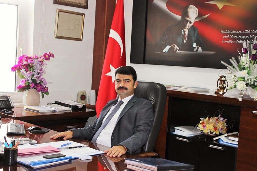 Kaymakam Coşkun bir maaşını milli dayanışma kampanyasına bağışladı 