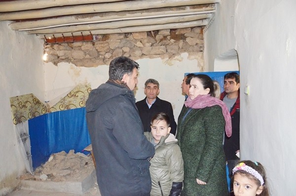 Kaymakam Demir: “Devlet tüm imkanları ile depremden zarar gören vatandaşların yanındadır