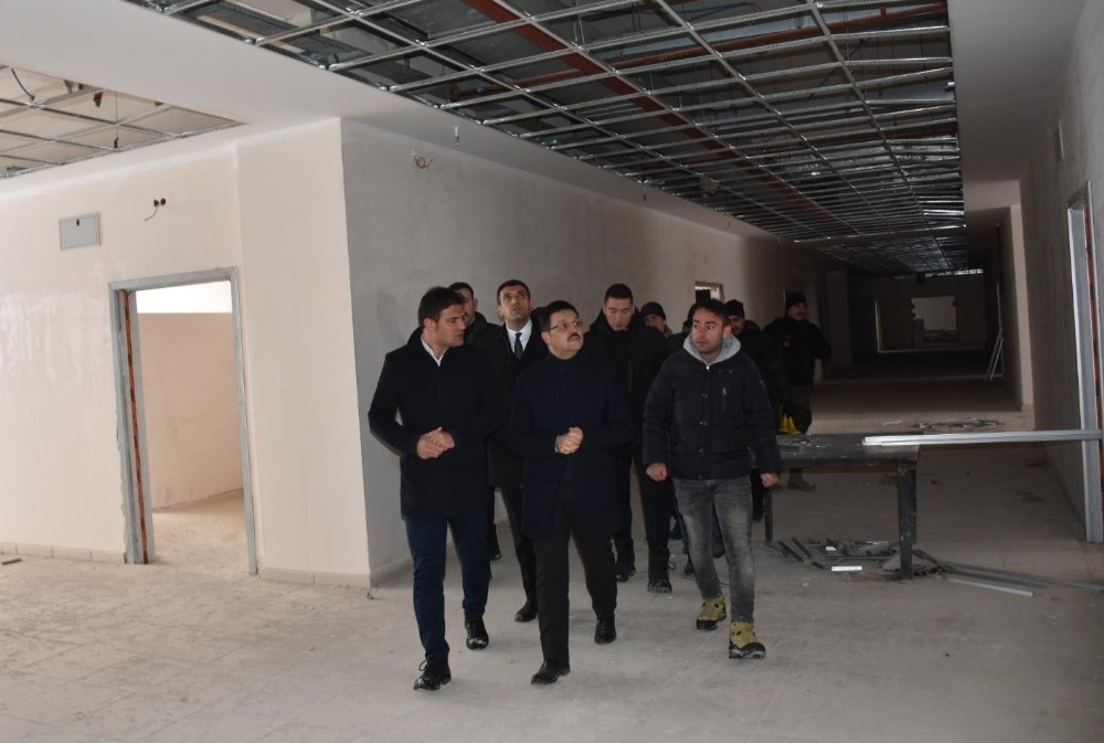 Kaymakam Doğramacı, hastane inşaatında incelemelerde bulundu 