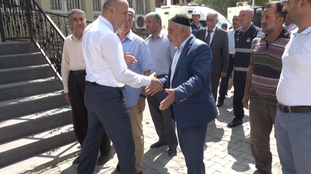 Kaymakam Dülgeroğlu, vatandaşlarla vedalaşarak ilçeden ayrıldı 