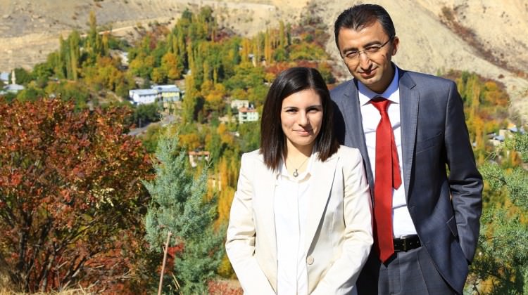 Kaymakam ve eşi birlikte alındı