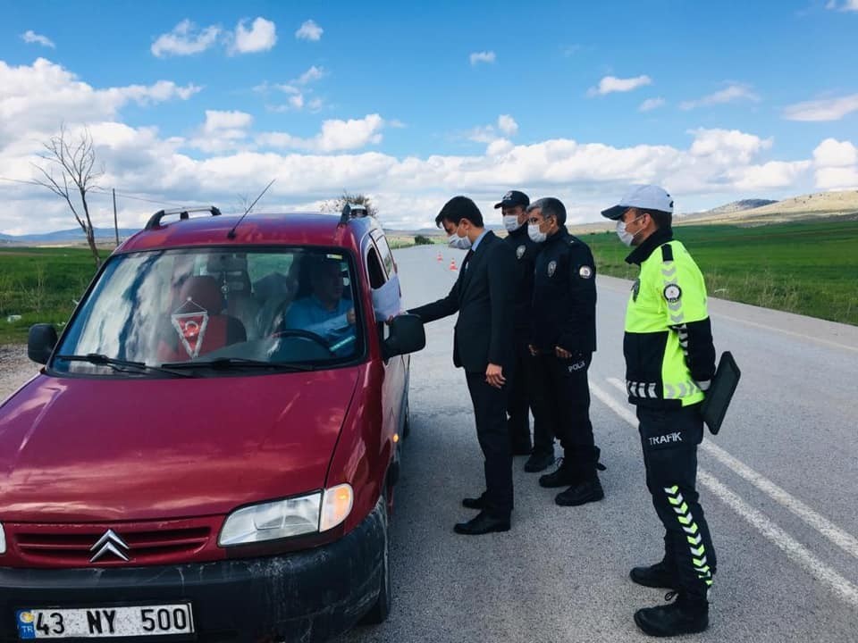 Kaymakam Gülyer trafik kontrolüne katıldı 