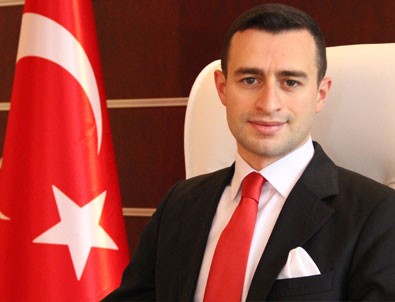 Kaymakam Güntepe HDP'li vekili dağıttı
