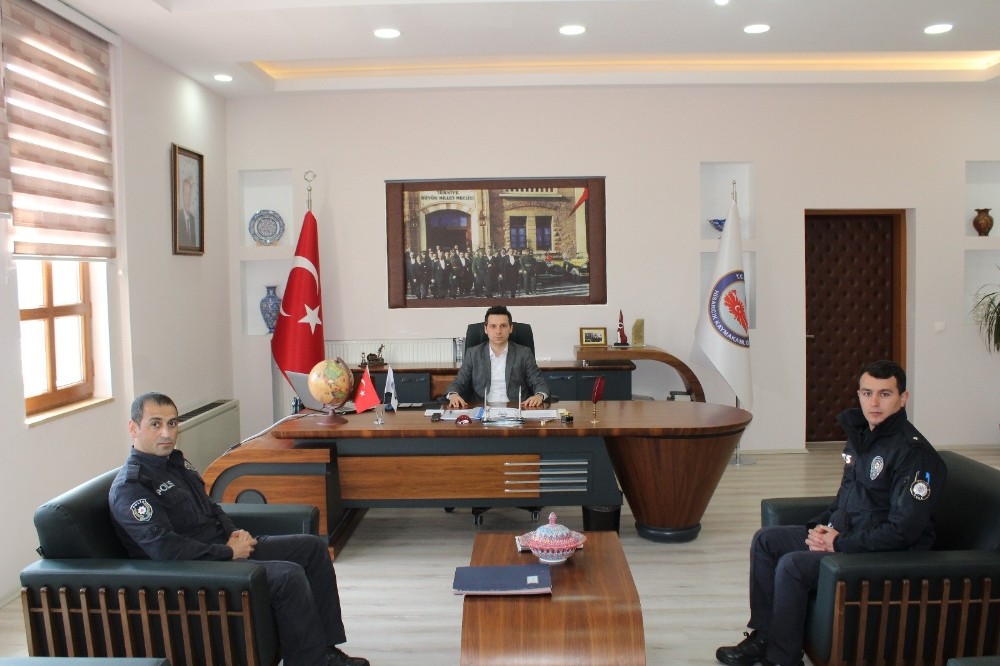 Kaymakam Karadağ: 