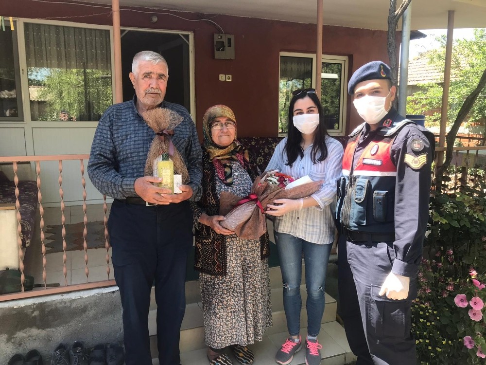 Kaymakam Kaya şehit annelerinin günlerini kutladı 