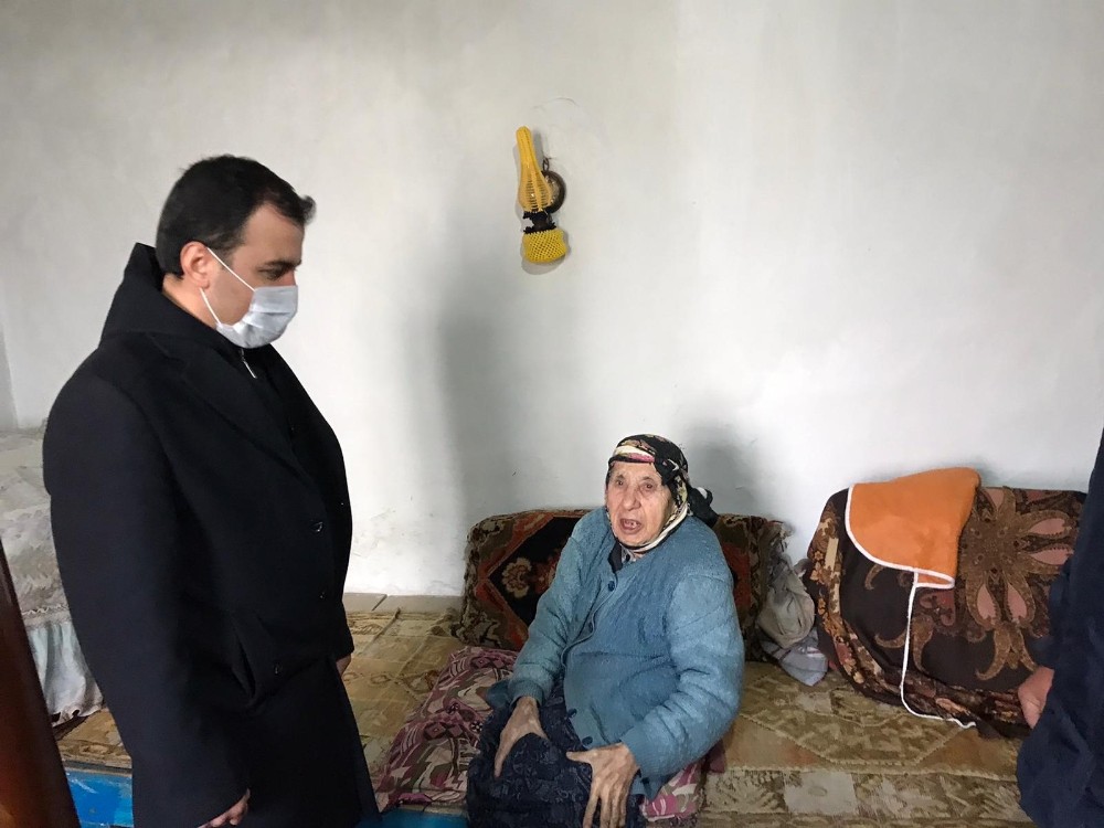 Kaymakam Koşal, şehit annesini ve 102 yaşındaki Ümmühan Azer’i ziyaret etti 