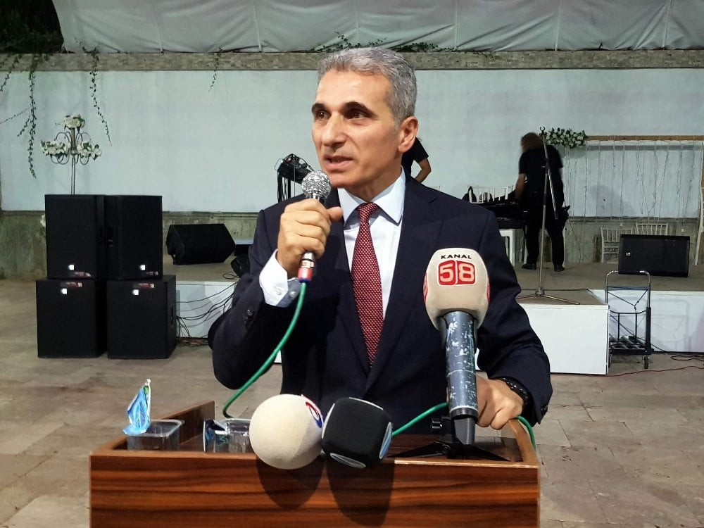 Kaymakam Küçük’ten Nazilli’ye sert veda; “Karikatür ekibi ve işbirlikçilerine hakkımı helal etmiyorum” 
