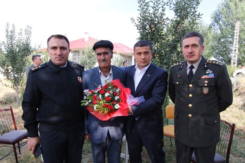 Kaymakam Mehmetbeyoğlu’ndan şehit ailelerine ziyaret 