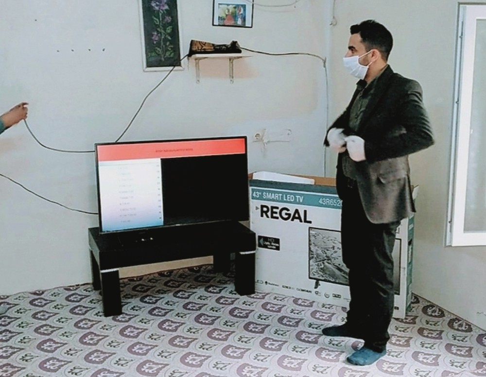 Kaymakam Mutlu’dan öğrencilere televizyon 